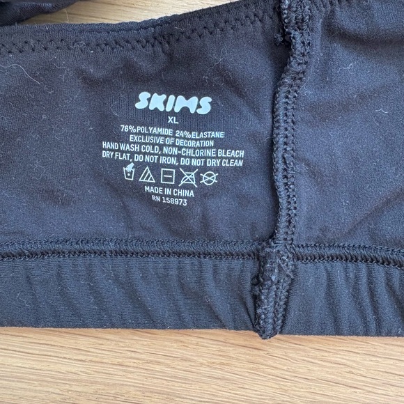 SKIMS Black Bra - Picture 2 of 2